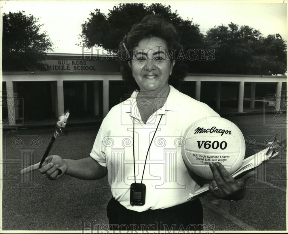 1994 Press Photo Rosemarie Buentello, Sul Ross Middle School Volleyball Coach - Historic Images