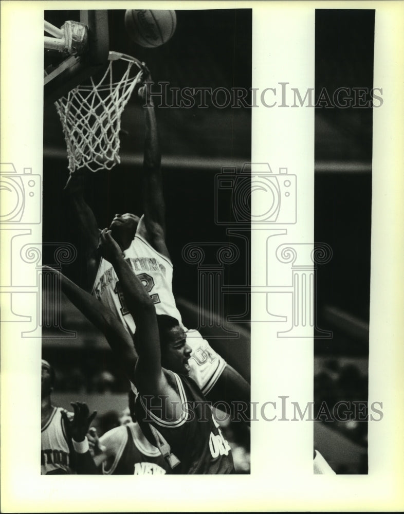 1985 Press Photo Texas-San Antonio plays New Orleans in college basketball- Historic Images