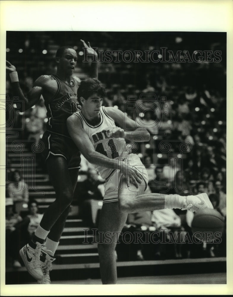 1984 Press Photo Grambling and Texas-San Antonio play college basketball - Historic Images