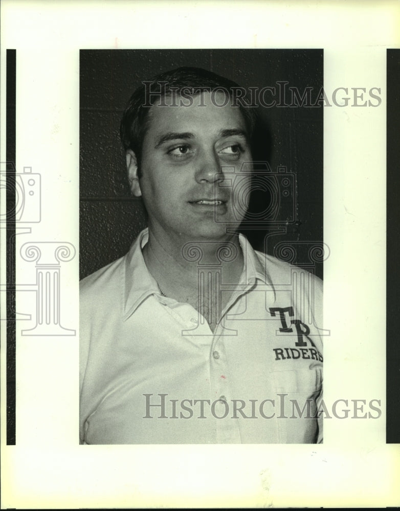 1987 Press Photo Roosevelt High School Basketball Coach Mel Dixon - sas06126 - Historic Images
