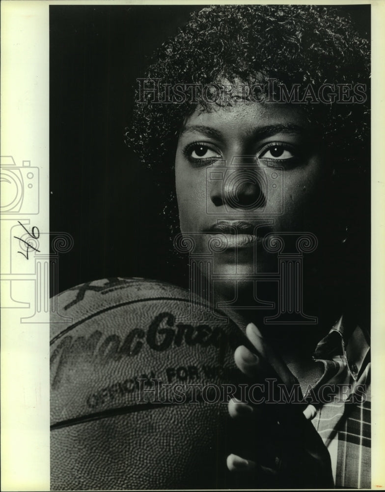 Clarissa Davis, Basketball-Historic Images