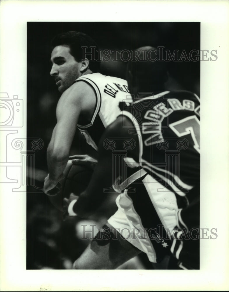 1993 Press Photo Vinnie Del Negro &amp; Kenny Anderson, Spurs &amp; Nets Basketball - Historic Images