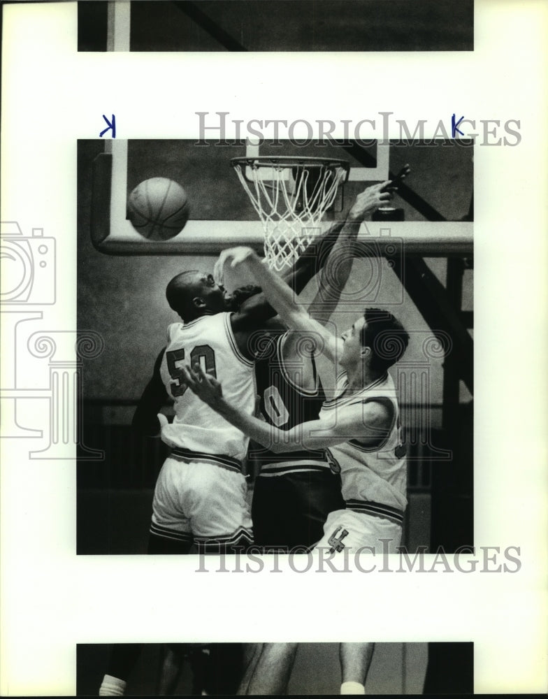 1989 Press Photo Taju Olajuwon, Steve O&#39; Keefe, Byron Jenson, College Basketball-Historic Images