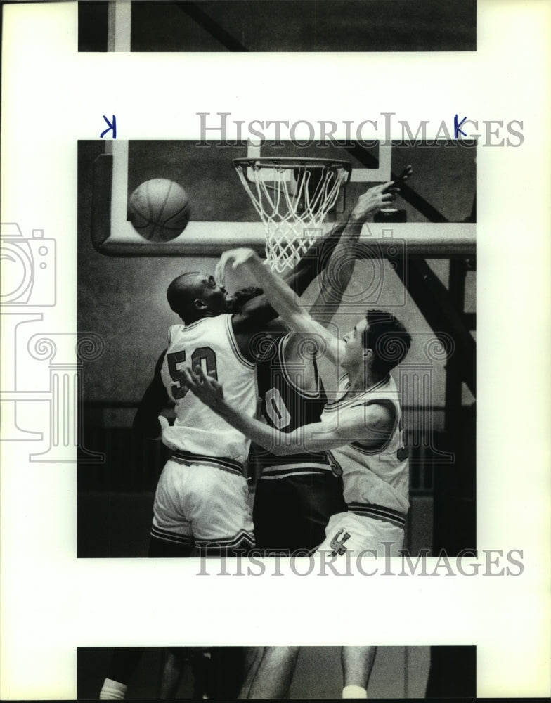 1989 Press Photo Taju Olajuwon, Steve O' Keefe, Byron Jenson, College Basketball-Historic Images