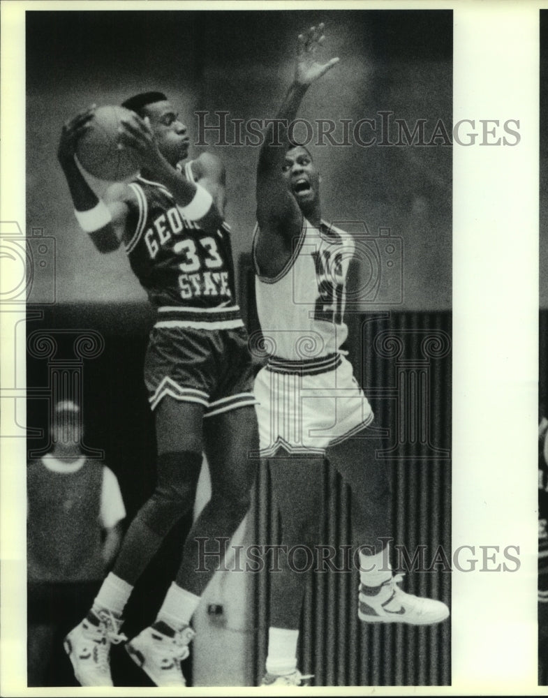 1989 Press Photo Georgia 33 Lanard Copeland, UTSA 21 Eric Cooper, Basketball - Historic Images