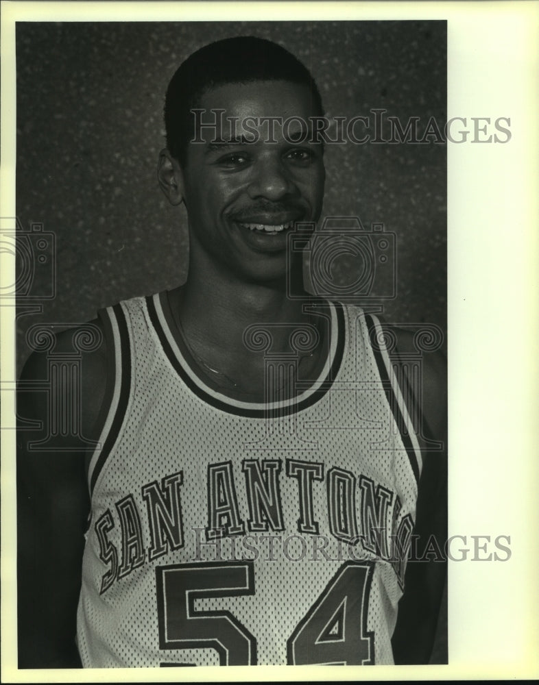 1984 Press Photo UTSA Men&#39;s Basketball, David Singh - sas06199 - Historic Images
