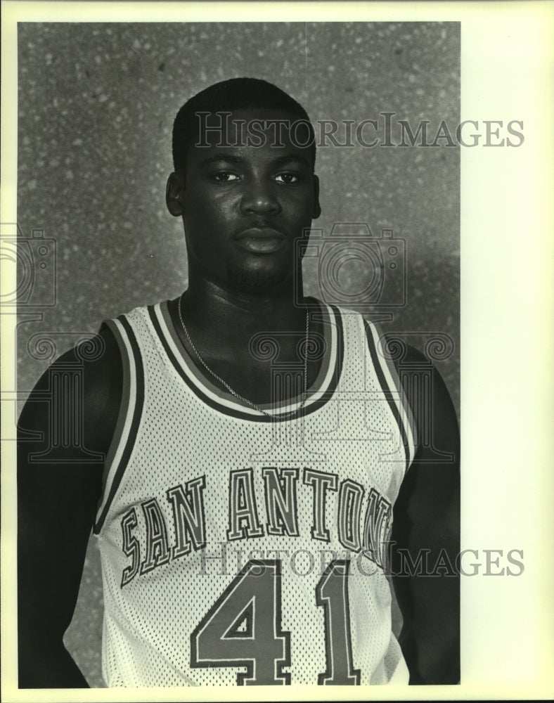 1984 Press Photo UTSA Men&#39;s Basketball, Calvin Haynes - sas06202 - Historic Images