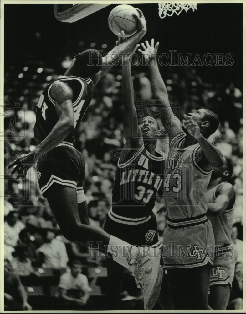1987 Press Photo Kidd &amp; Dawn, UTSA vs. Arkansas, College Basketball - sas06219 - Historic Images