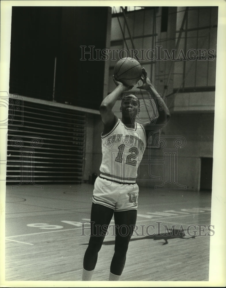 1984 Press Photo Robert Wallace, UTSA Basketball - sas06224 - Historic Images