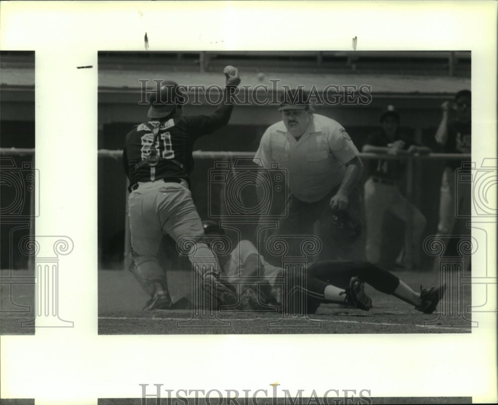 1989 Press Photo Amateur Athletic Union Baseball Players and Umpire at Game - Historic Images