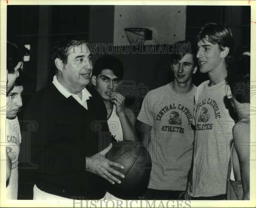 1988 Press Photo Joe Cortez, Central Catholic High School Basketball Coach - Historic Images