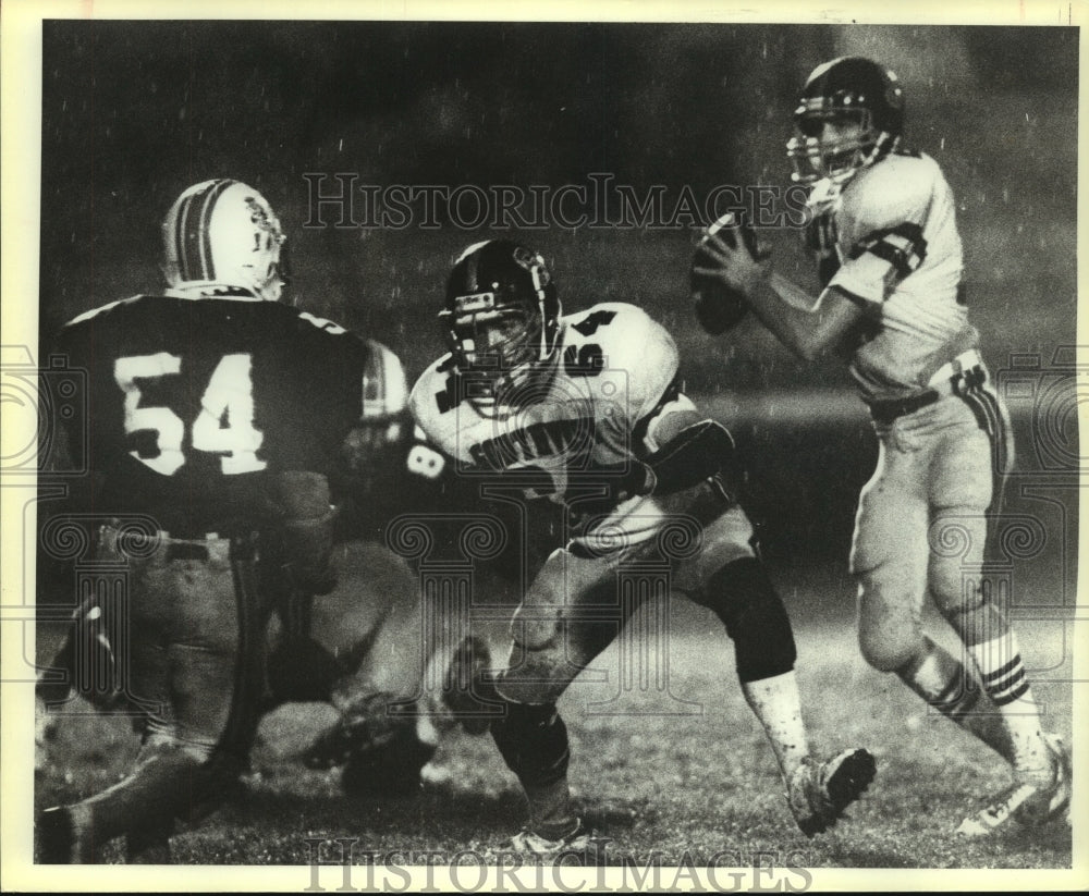 1985 Press Photo Ty Detmer, Southwest High School Football Quarterback at Game - Historic Images