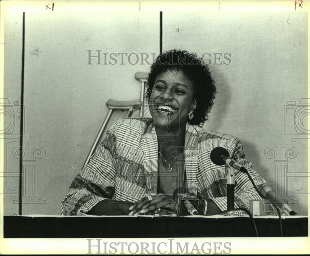 1988 Press Photo Clarissa Davis, Basketball Player - sas06841 - Historic Images