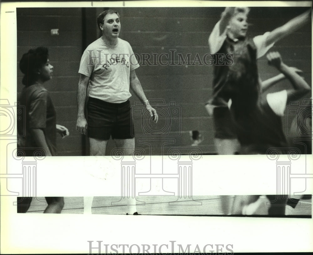 1989 Press Photo Mel Dixon, Roosevelt High School Girls Basketball Coach- Historic Images