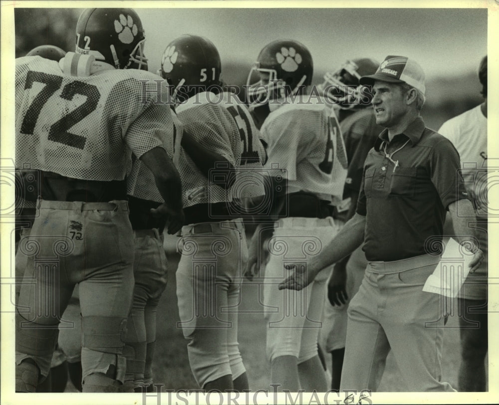 1986 Press Photo Troy Burch, Canyon High School Head Football Coach with Players - Historic Images