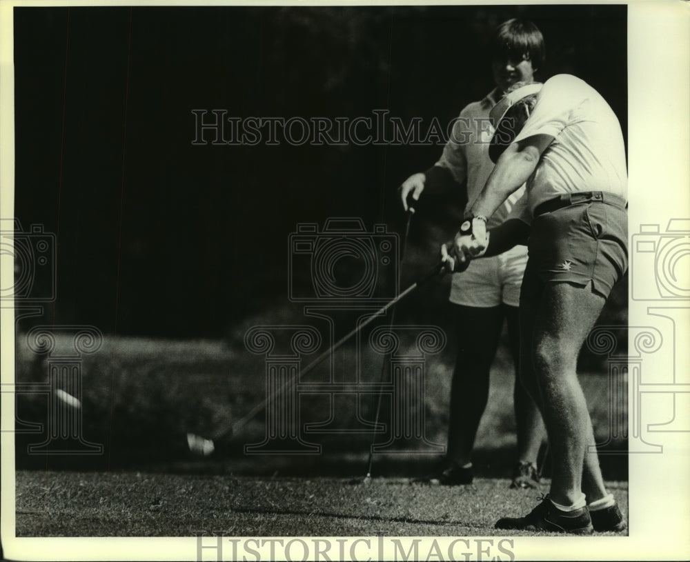 1983 Press Photo Golfers Trey Hallmark and Henry Salinas at the City Junior - Historic Images