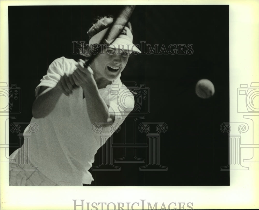 1988 Press Photo Trinity tennis player Jane Holdren in action - sas06893 - Historic Images
