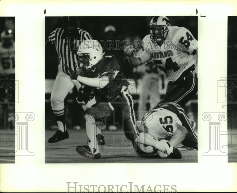 1989 Press Photo Houston High School Football Players at Scrimmage Game - Historic Images
