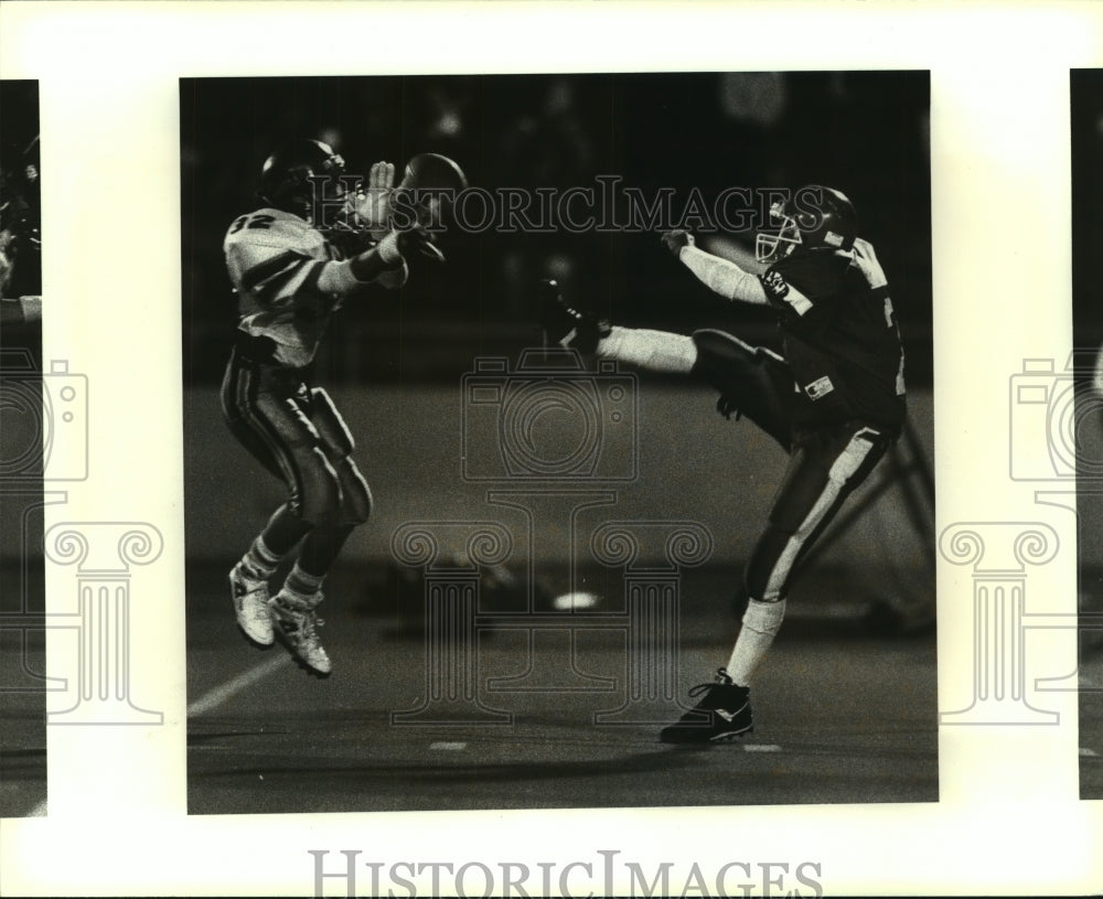1993 Press Photo Edison and Fox Tech High School Football Players at Game Punt- Historic Images
