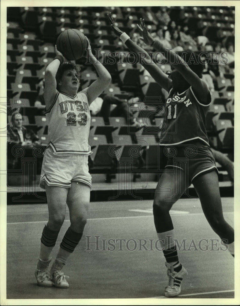1983 Press Photo Shelley Seale, San Antonio Women&#39;s College Basketball Player - Historic Images