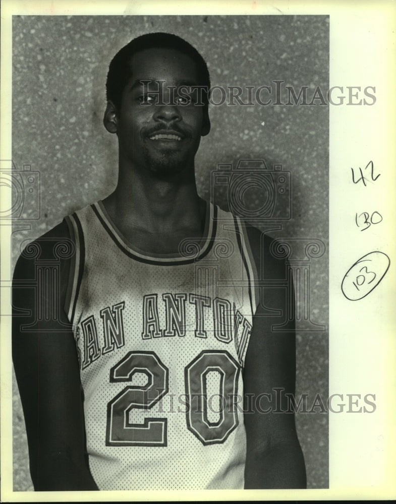 1983 Press Photo Ike Thornton, San Antonio College Basketball Player - sas07087 - Historic Images