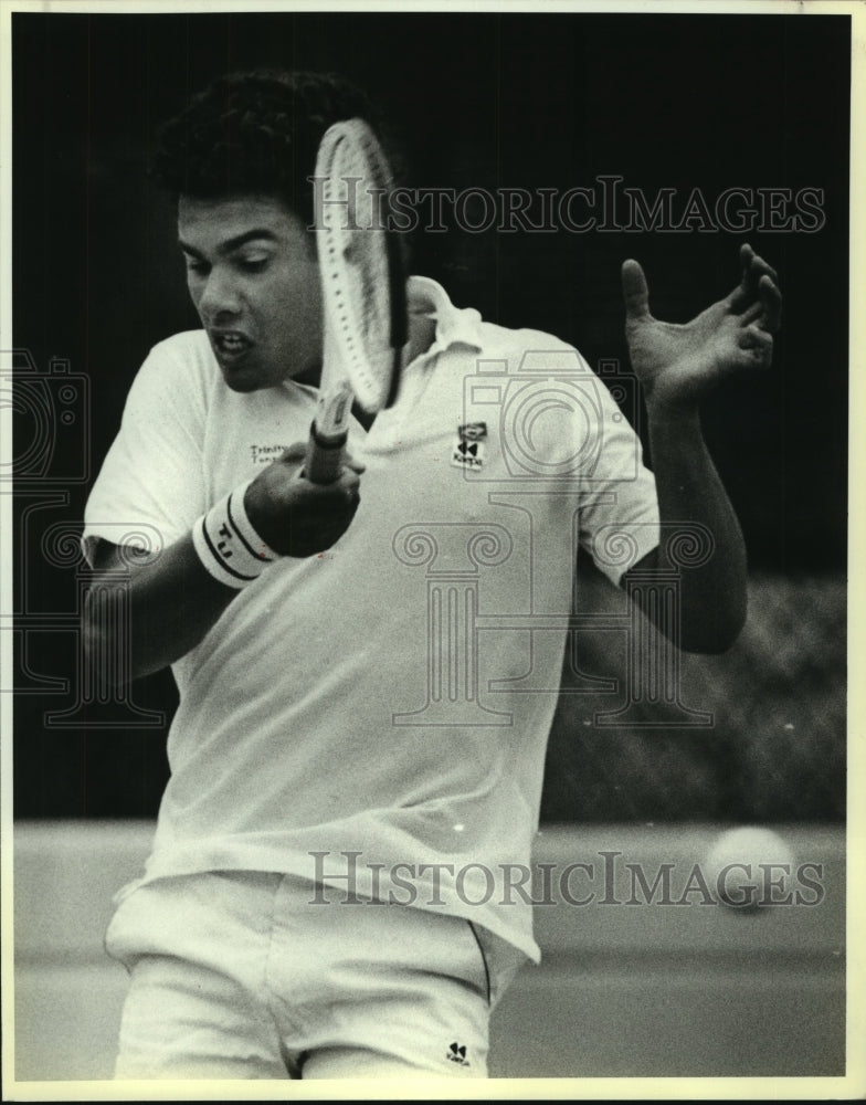 1987 Press Photo Trinity tennis player Mauricio Silva vs. North Carolina - Historic Images