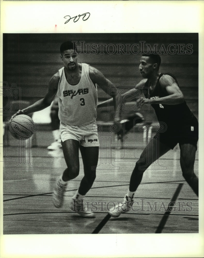1987 Press Photo Nate Blackwell at Spurs Basketball Practice - sas07256 - Historic Images