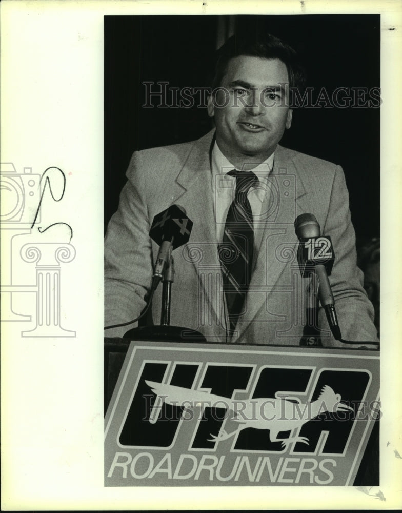 1986 Press Photo Ken Burmeister, San Antonio Roadrunners Basketball Coach- Historic Images