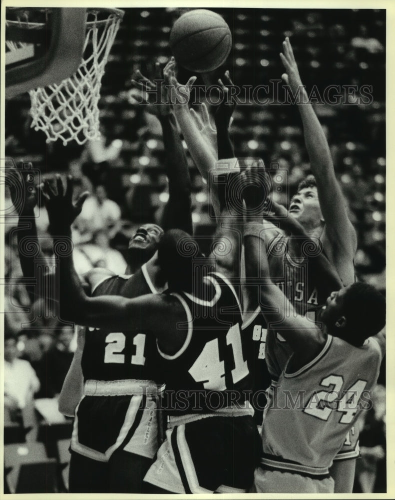 1986 Press Photo San Antonio Verses South Georgia College Basketball Game - Historic Images