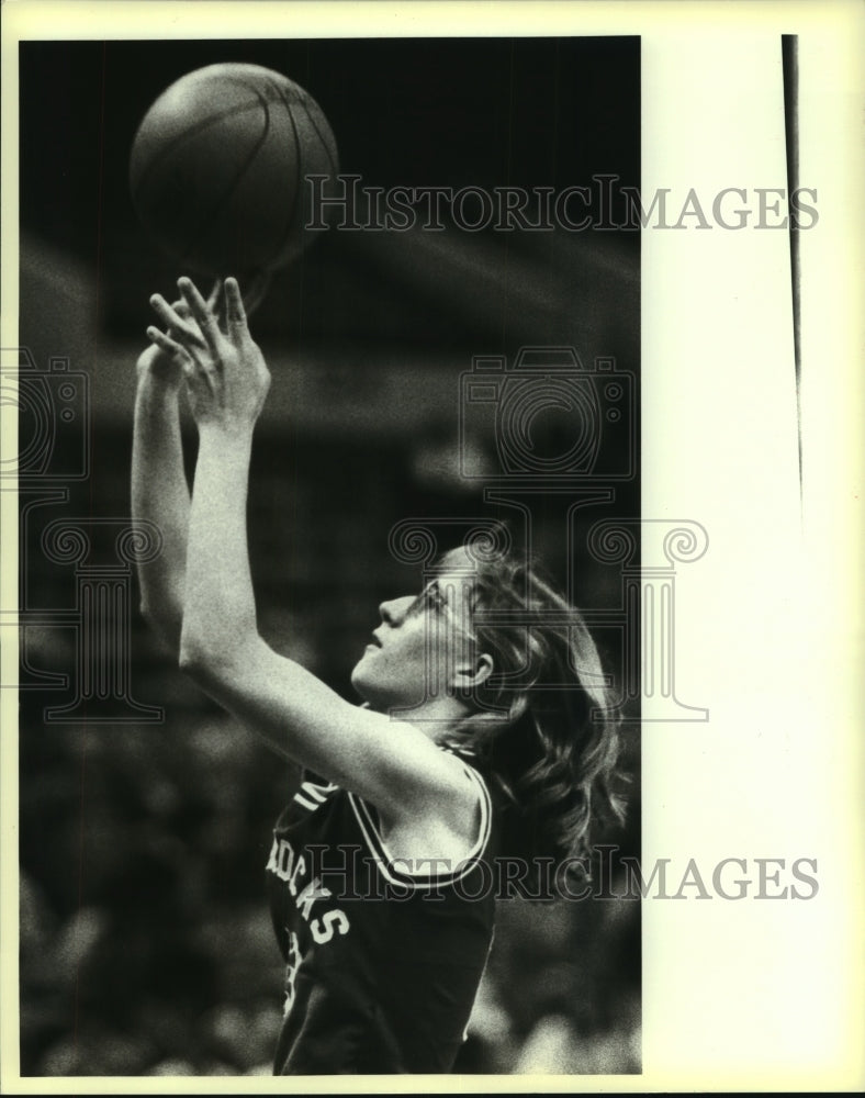 1984 Press Photo Incarnate Word College Women&#39;s Basketball Player - sas07353- Historic Images