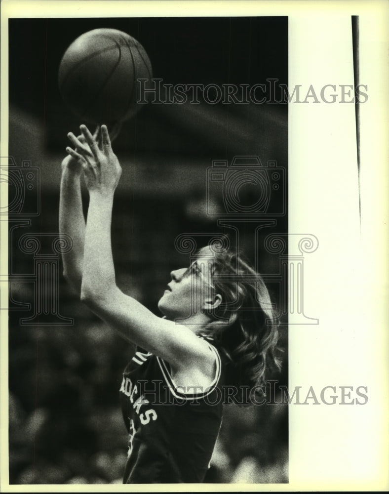 1984 Press Photo Incarnate Word College Women s Basketball Player Sa 1984-press-photo-incarnate-word-college-women-s-basketball-player-sa
