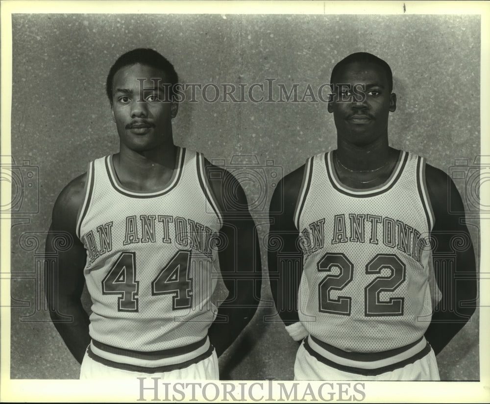 1985 Press Photo University of Texas San Antonio College Basketball Players - Historic Images