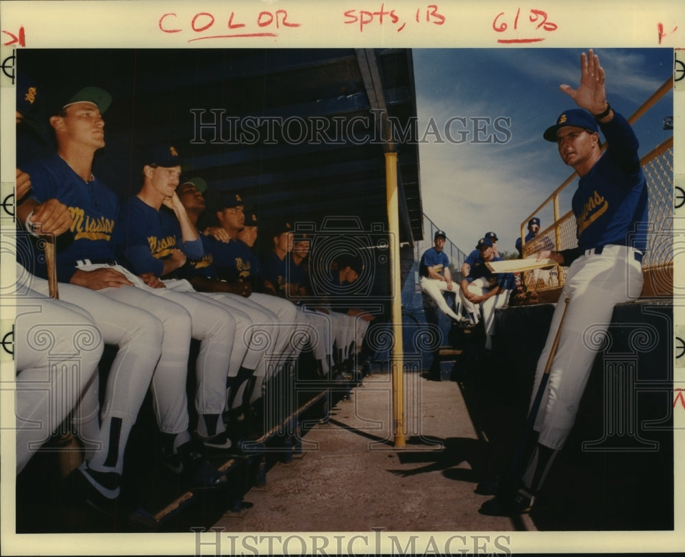 1990 Press Photo John Shoemaker, San Antonio Missions Baseball Team Manager - Historic Images