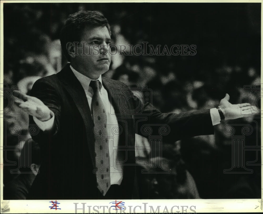1988 Press Photo Ken Burmeister, San Antonio Basketball Coach - sas07451 - Historic Images