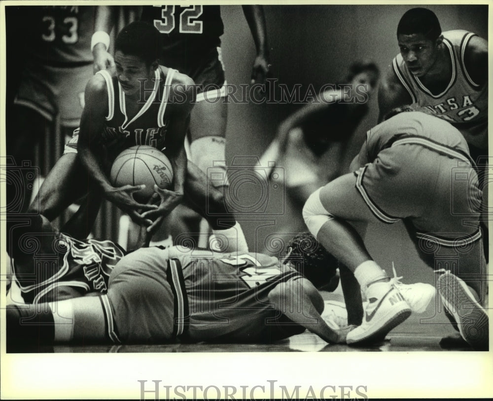 1987 Tim Faulkner, San Antonio College Basketball Player at Game ...