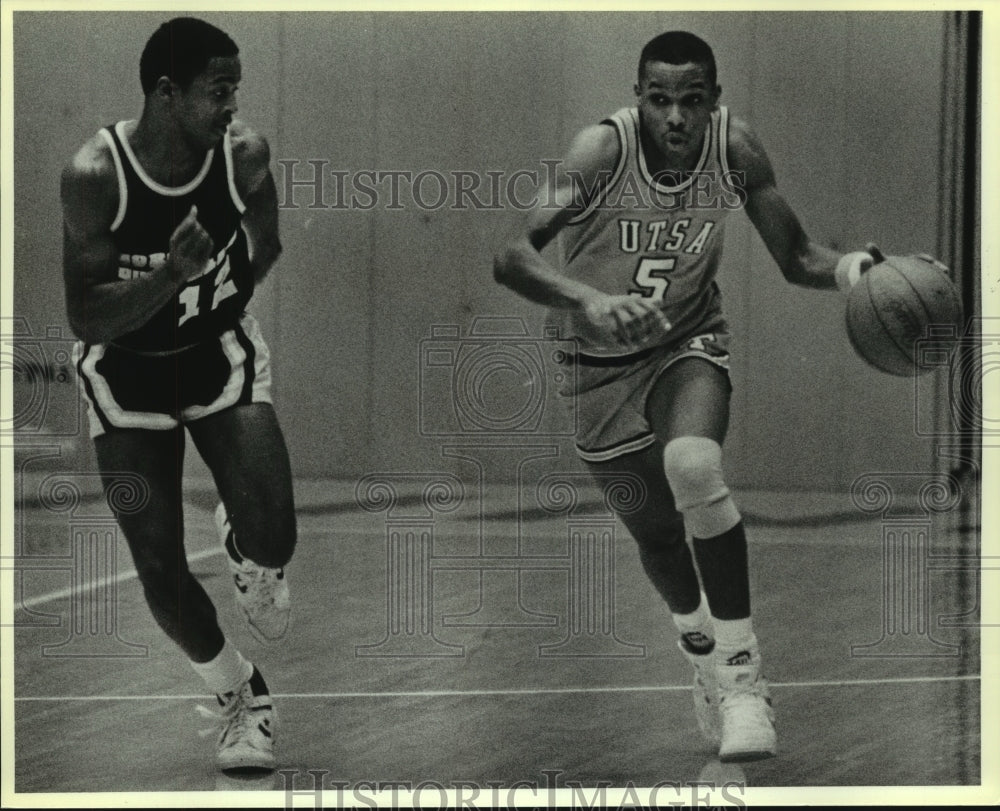 1986 Press Photo Issy Washington, San Antonio College Basketball Player at Game - Historic Images