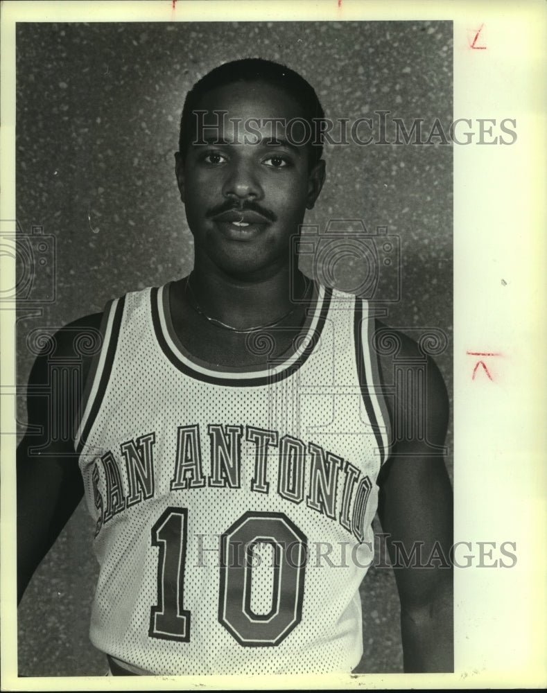 1983 Press Photo Vince Cunningham, San Antonio College Basketball Player - Historic Images