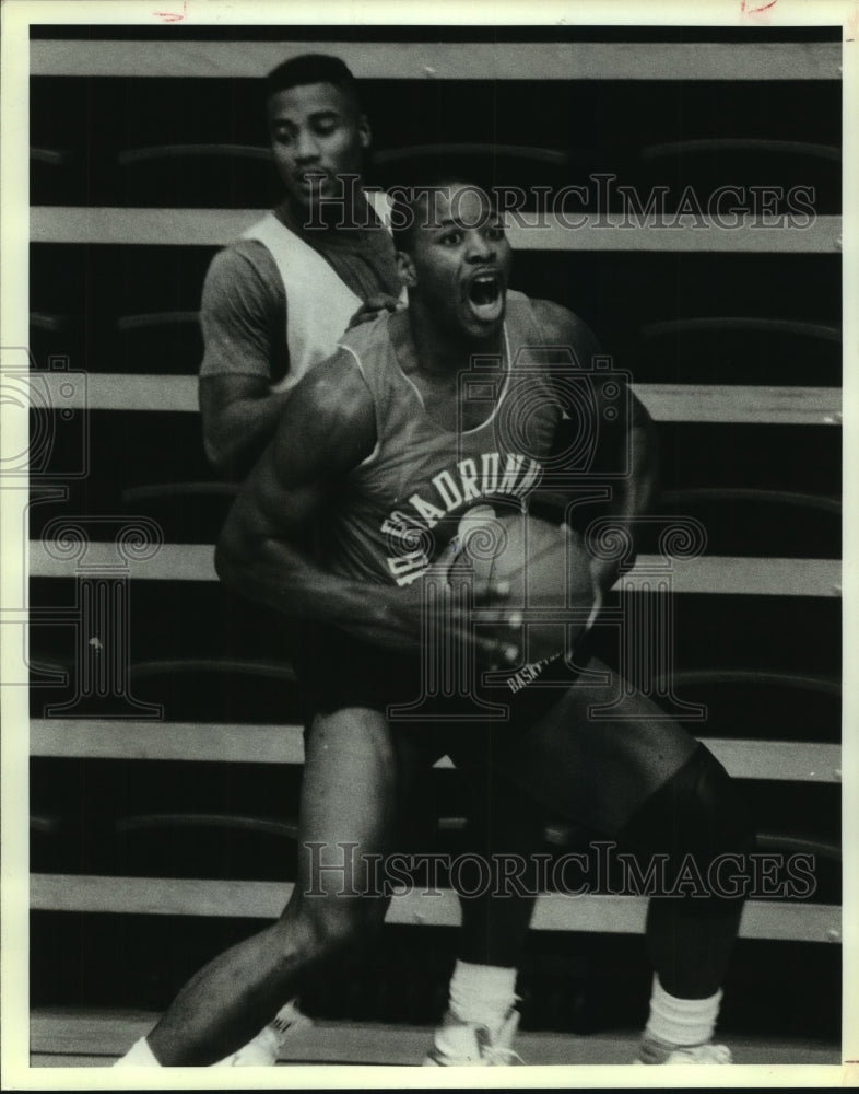 1989 Press Photo Bruce Wheatley, San Antonio College Basketball Player - Historic Images