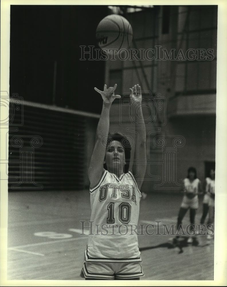 1984 Press Photo Karen Kroen, University of Texas San Antonio Basketball Player - Historic Images