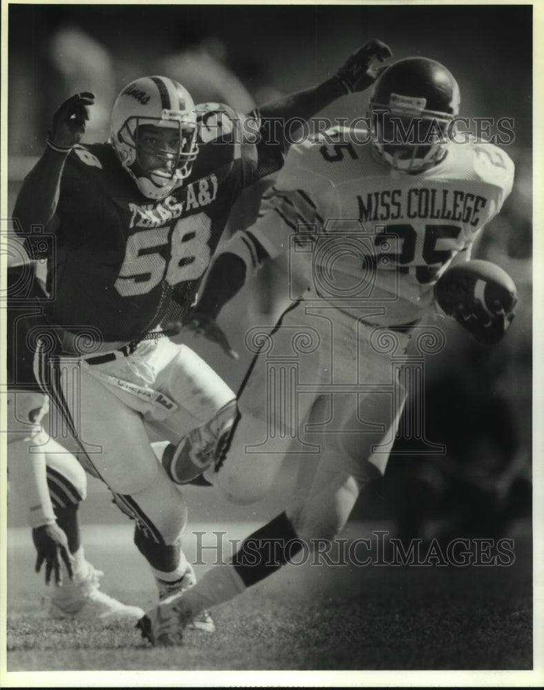 1988 Press Photo Johnny Easton, Texas A&I College Football Player at Game - Historic Images