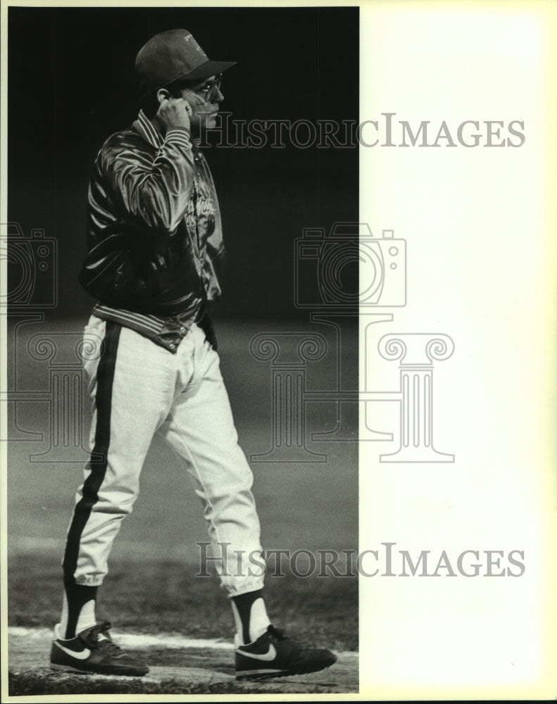 1988 Press Photo Vince Aguero, Jeff High School Baseball Coach - sas07663 - Historic Images