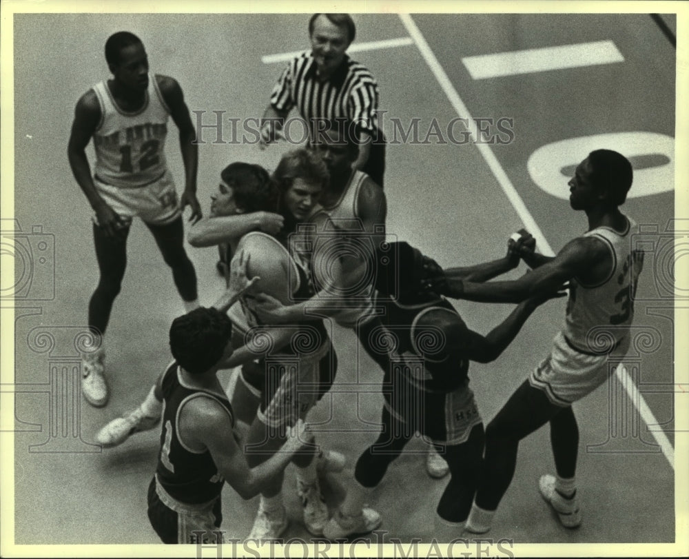 1984 Press Photo College Basketball Players Derrick Gervin and Phil Gates - Historic Images