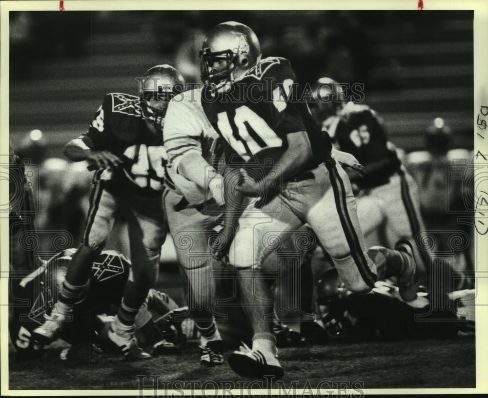 1983 Press Photo Chris Reams, R.E. Lee High School Football Player at Game - Historic Images