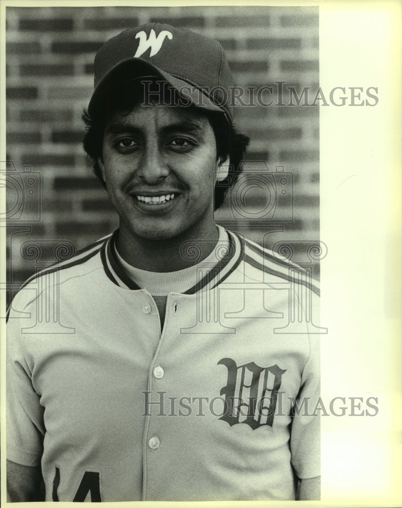 1986 Press Photo Lupe DeLeon, Wheatley High School Baseball Player - sas07909 - Historic Images