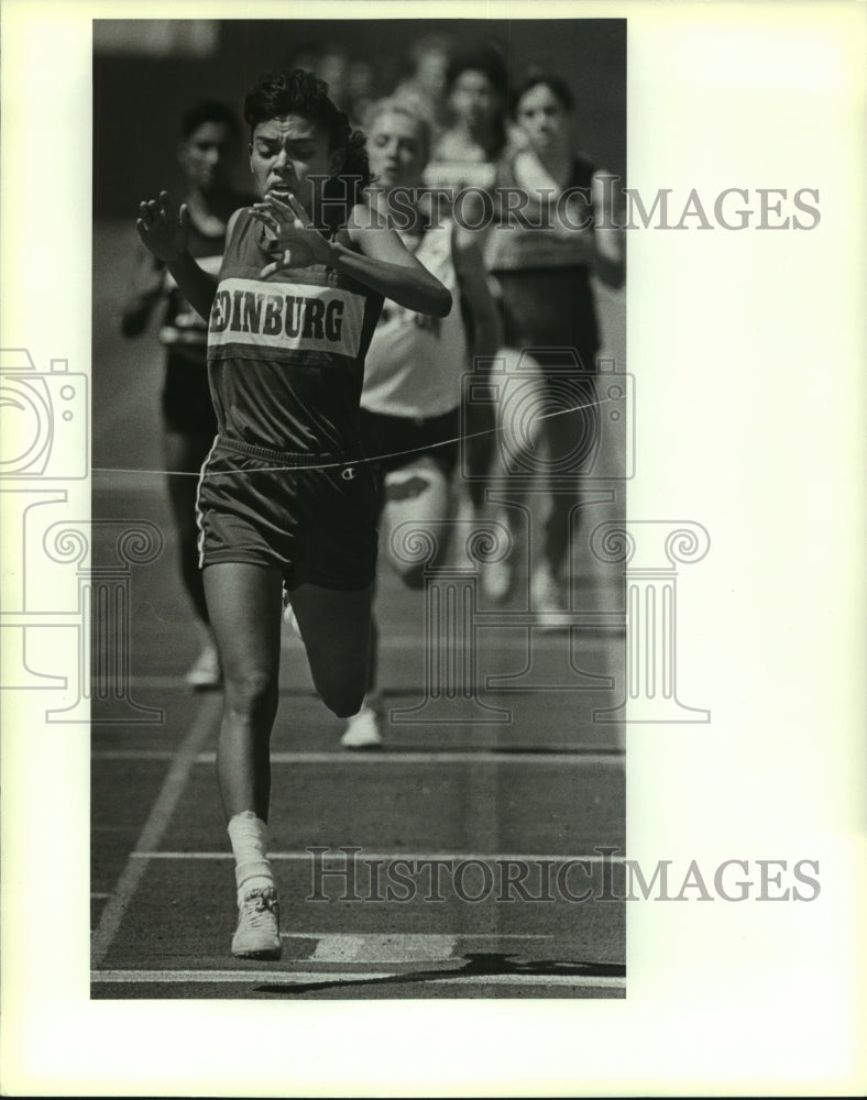 1989 Press Photo Edenburg High athlete Sonia Sepulveda at Alamo Stadium - Historic Images