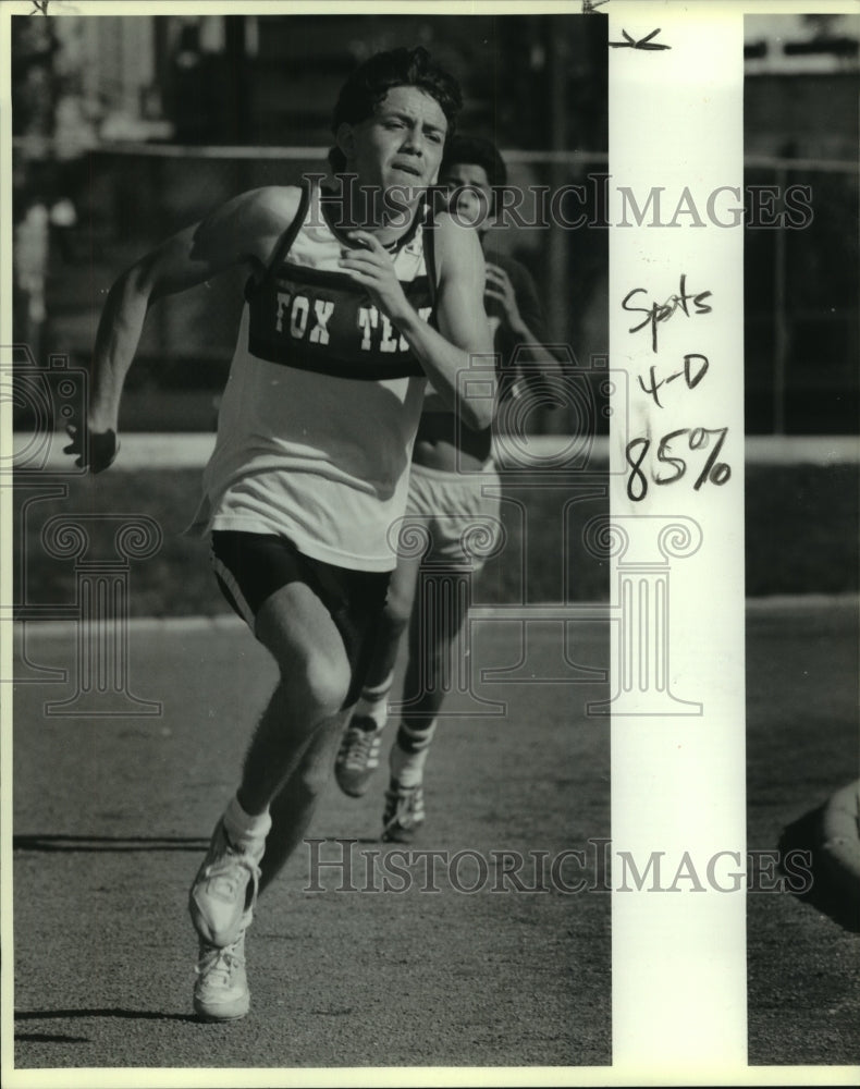 1989 Press Photo Fox Tech track athlete Alex Perez - sas07952 - Historic Images