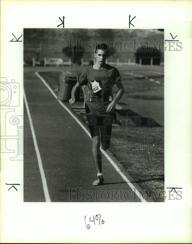 1989 Press Photo Ryan Blomeley, Churchill Cross Country Track Runner - sas07956- Historic Images