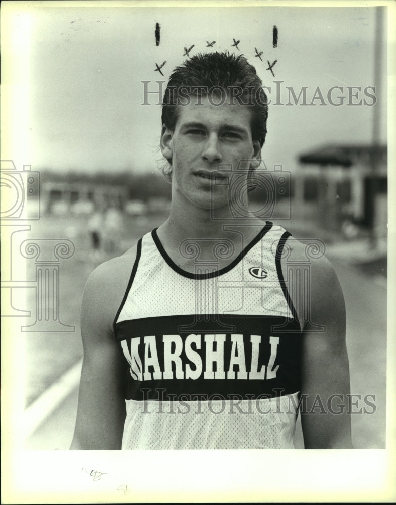1988 Press Photo Ronald Battaglia of Marshall High School Basketball at Track - Historic Images