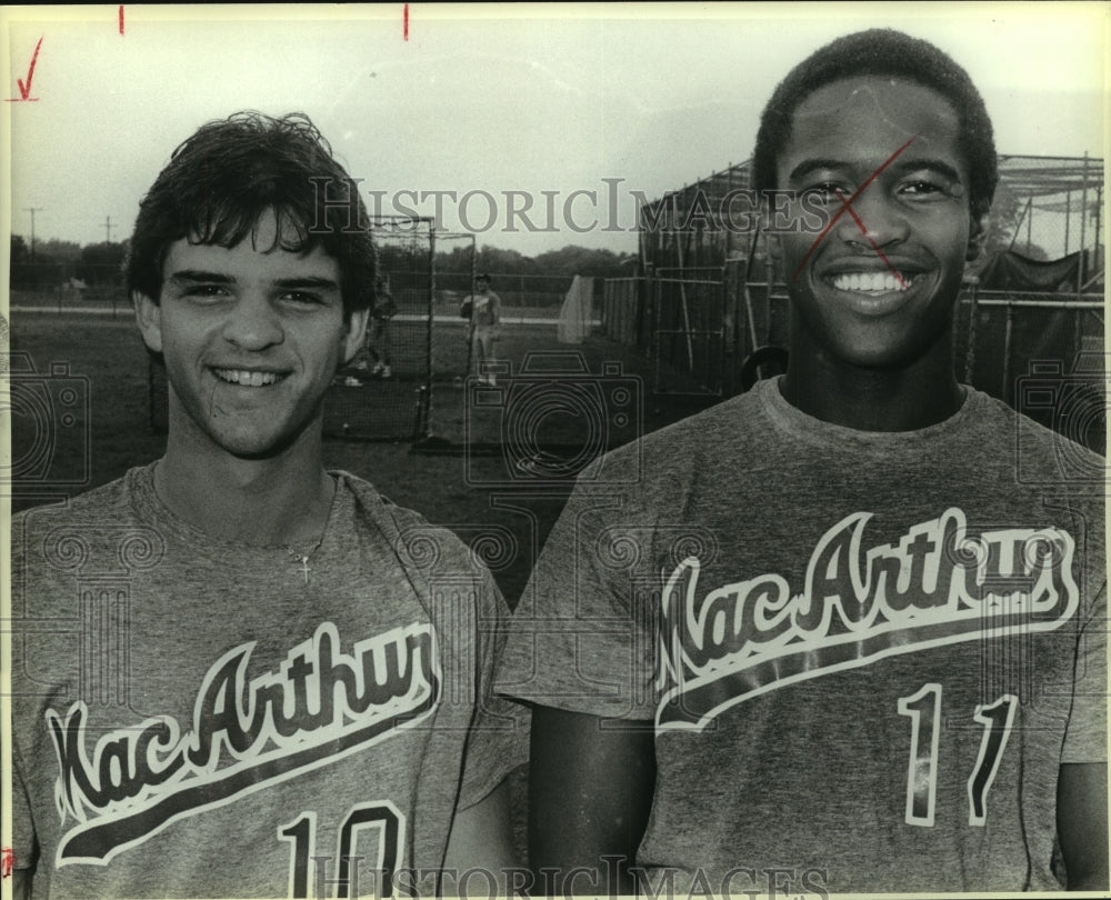 1986 Press Photo John Bazaco, MacArthur High School Baseball Player and Teammate - Historic Images