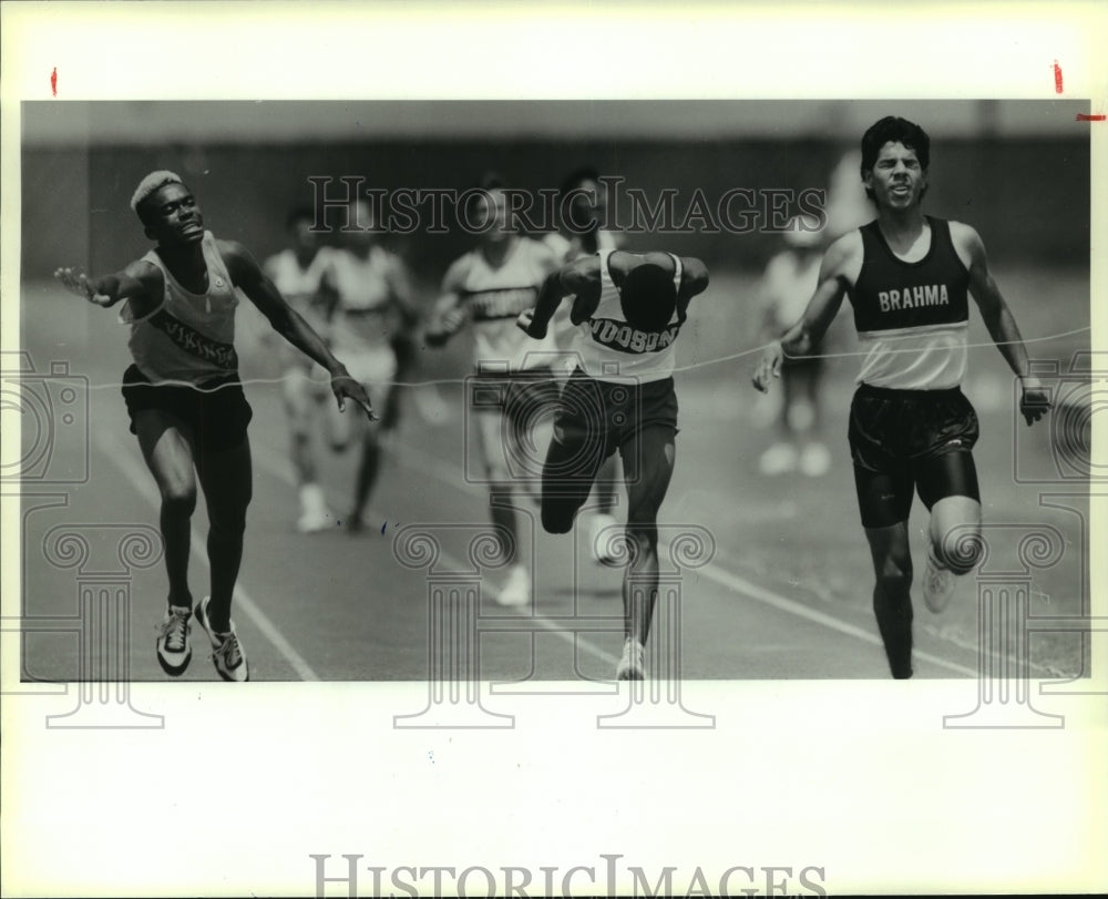 1989 Press Photo Kingsville and Judson High School Track Runners at Finish Line- Historic Images